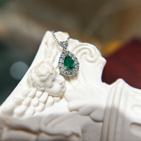 エメラルドプチネックレス0.09ct_10万円均一