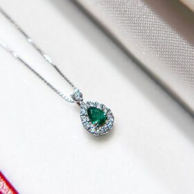 エメラルドプチネックレス0.09ct_10万円均一