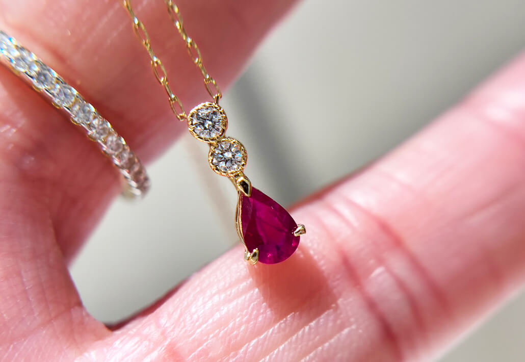 ルビー0.404ctプチネックレス