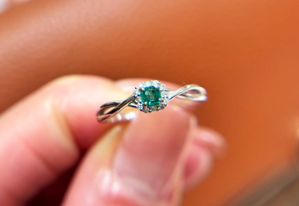 エメラルド0.13ctリング